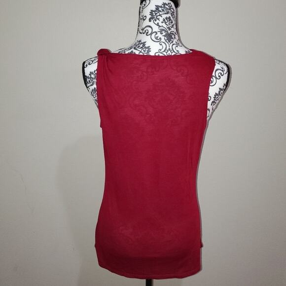 Gap medium asymmetrical maroon tank top - Picture 4 of 12